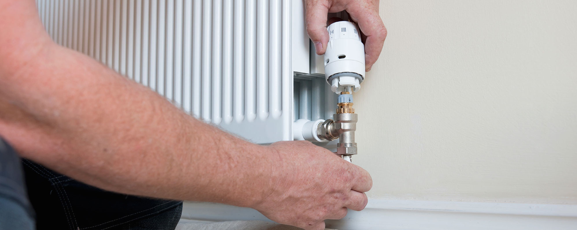 Fitting radiator thermostat